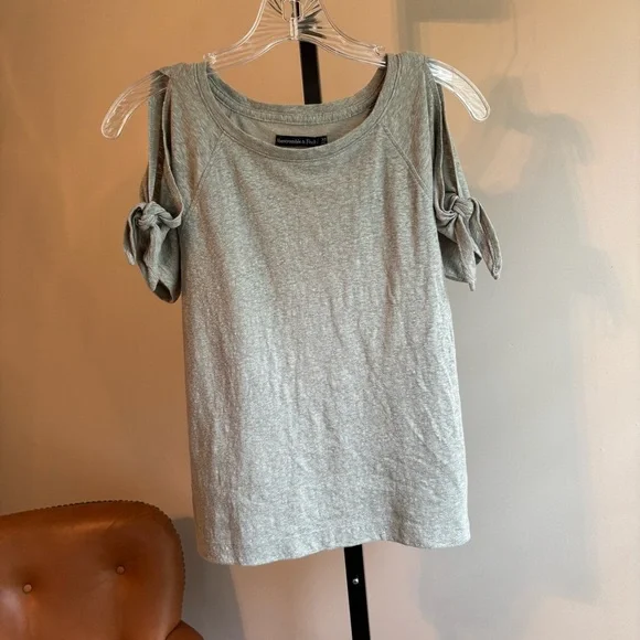 Abercrombie & Fitch Light Green Tie Front Short Sleeve Top - Picture 1 of 8